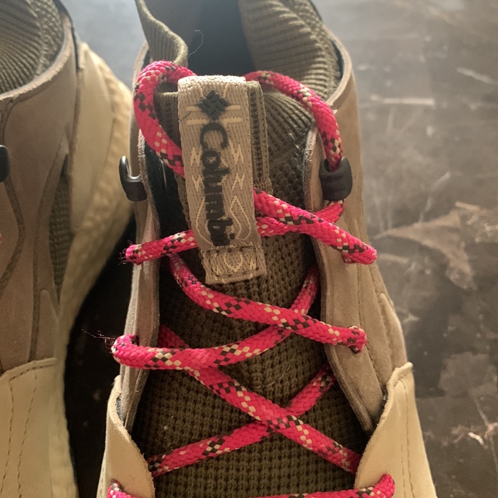 Women’s adidas hikers worn once! Size 8.5 waterproof, Out dry. - Picture 3 of 8